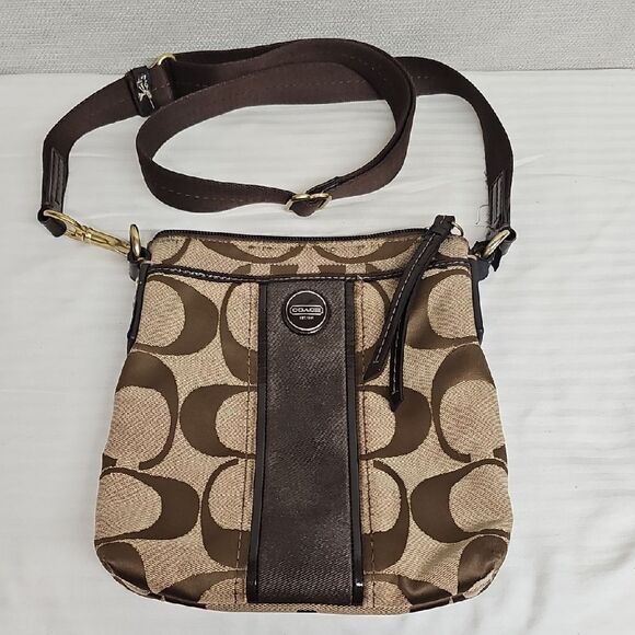 COACH CROSSBODY SWINGPACK BFPM-04-342 - Picture 1 of 10